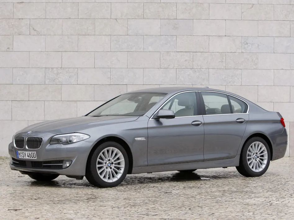 BMW 5-Series F10 · Дорестайлинг